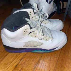 Nike air Jordan retro 5 “grape” grade school size 5.5
